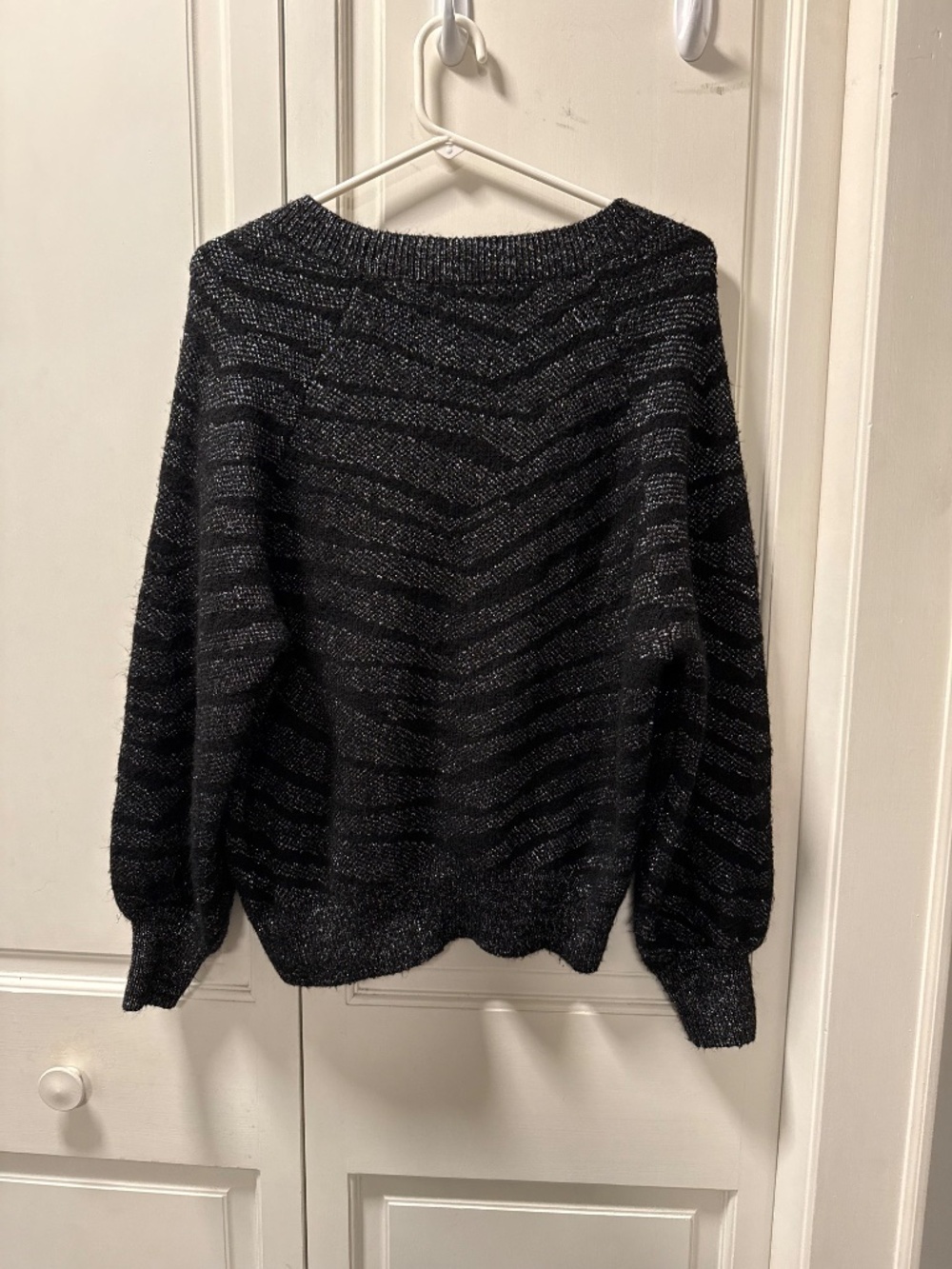Express Black Metallic Chevron Knit Sweater Women’s S Sparkle Pullover - Picture 2 of 4